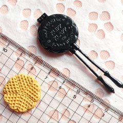 DEFECT Waffle Mold Mould Heart Shaped Waffle Maker Decoden Kawaii Miniature Sweets Food Jewelry Cabochon Charms (Resin Clay, Paper Clay) MI10