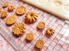 Biscuit Flower Cookie Mold 9-17mm Kawaii Deco Sweets Miniature Food Jewelry Charms DIY Cabochon Mold (Resin Clay, Paper Clay) MD002