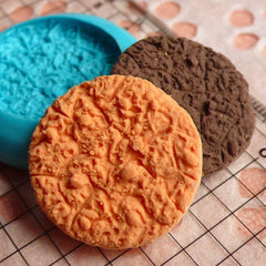 Round Cookie / Biscuit (26mm) Silicone Flexible Push Mold - Miniature Food, Sweets, Jewelry, Charms (Clay, Fimo, Resin, Fondant) MD176
