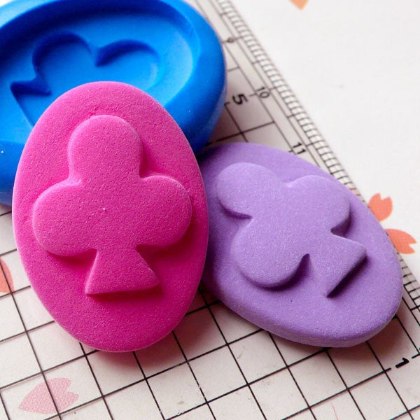 Playing Card Club Cameo (29mm) Silicone Flexible Push Mold - Jewelry, Charms, Cupcake (Clay, Fimo, Casting Resins, Wax, Soap, Fondant) MD639