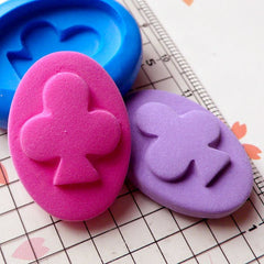 Playing Card Club Cameo (29mm) Silicone Flexible Push Mold - Jewelry, Charms, Cupcake (Clay, Fimo, Casting Resins, Wax, Soap, Fondant) MD639
