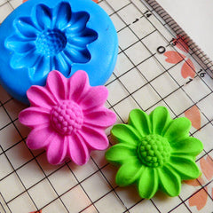Chrysanthemum Coneflower Feverfew 21mm Flexible Silicone Mold Jewelry Earrings Polymer Clay Flower Cupcake Topper Fondant Gumpaste MD579