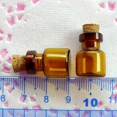 Mini Glass Vials with Corks (18mm x 13mm / BROWN / 0.5ml / 2pcs) Dollhouse Poison Bottle Miniature Chemical Jar Tiny Glass Vile Pendant MC19