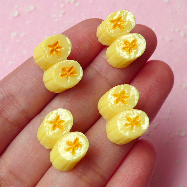 Dollhouse Banana Slice Cabochon / Miniature Fruit Cabochon / Fake Fruit Topping (4pcs / 16mm x 8mm) Kawaii Decoden Fake Sweets Craft FCAB076
