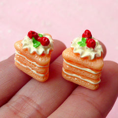 Decoden Cabochon / 3D Strawberry Cake Cabochons (2pcs / 13mm x 15mm) Kawaii Supplies Dollhouse Sweets Deco Miniature Dessert Jewelry FCAB113