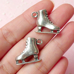 3D Skate Charms (2pcs) (22mm x 18mm / Tibetan Silver / 2 Sided) Findings Pendant Bracelet Earrings Zipper Pulls Bookmarks Keychains CHM325