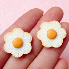 Fried Egg Cabochon in Flower Shape (2pcs / 20mm) Kawaii Dollhouse Food Miniature Breakfast Novelty Doll Food Jewelry Cute Decoden FCAB158
