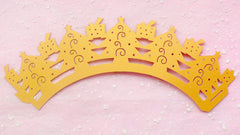 Cupcake Wrappers - Yellow Christmas Tree & Gift - Laser Cut Yellow Cupcake Wrapper - Cake Deco / Cupcake Decoration / Packaging (6pcs) CUP15