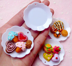 Miniature Plate Charms in Flower Shape (45mm / 4 pcs / White / Flat Back) Cute Dollhouse Food DIY Kitsch Jewelry Kawaii Scrapbooking MC32