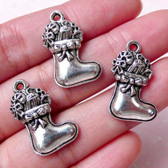 CLEARANCE Christmas Stocking Charm / Sock Charms (3pcs / 15mm x 23mm / Tibetan Silver) Christmas Jewelry Gift Decor Mini Ornament Wine Charm CHM828