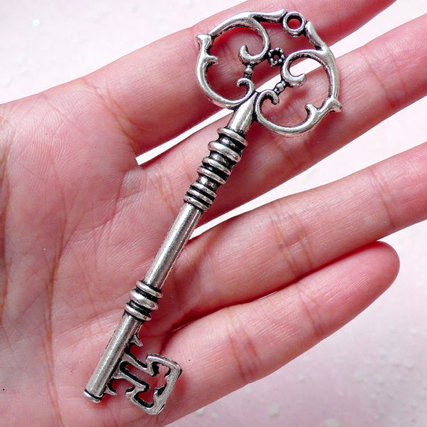 CLEARANCE Small Silver Key Charms (5pcs / 11mm x 26mm / Tibetan Silver / 2  Sided) Key Pendant Earring Bracelet Zipper Pull Bookmark Wine Charm CHM906