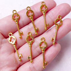 Small Key Charms (7pcs / 8mm x 28mm / Gold / 2 Sided) Cute Jewellery Mini Door Key Bracelet Earrings Necklace Pendant Kawaii Jewelry CHM849