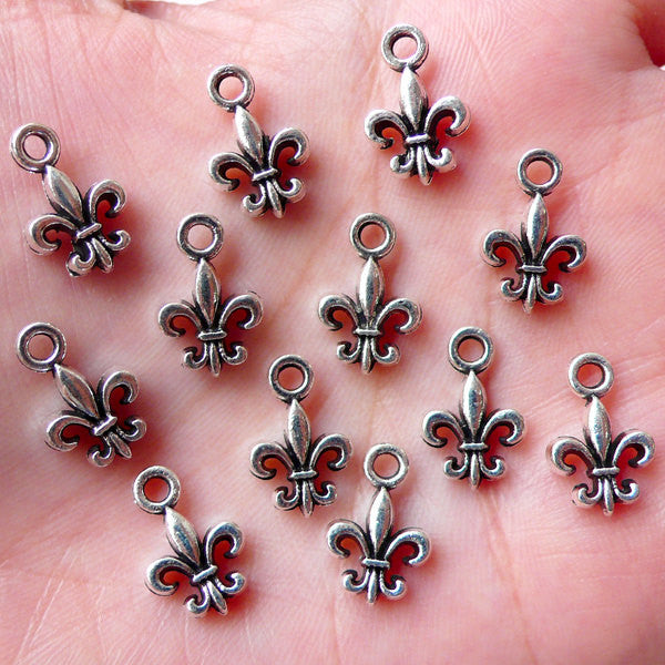 Tiny Key Cabochon / Charms (2pcs) (5mm x 9mm / Gold) Fake