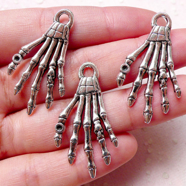 Skeleton Hand Charms Skeleton Claw Charm (3pcs / 20mm x 36mm / Tibetan  Silver / 2 Sided) Gothic Jewelry Halloween Necklace Bracelet CHM1121