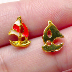 Tiny Sailboat Cabochon / Sailing Yacht Enamel Floating Charm (2pcs / 7mm x 10mm / Gold) Whimsical Nail Art Nail Deco Scrapbooking NAC273