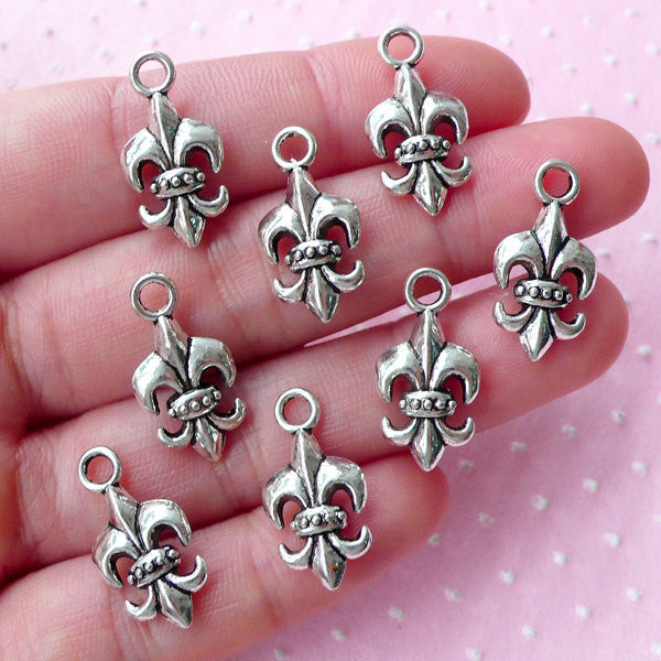 Small Fleur De Lis Charms (8pcs 10mm x 20mm Tibetan Silver