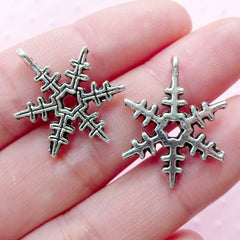 Winter Snowflake Charms Ice Crystal Pendant (8pcs / 18mm x 24mm / Tibetan Silver) Mini Christmas Ornament Key Chain Purse Bag Charm CHM1864