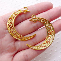 Crescent Charms / Filigree Moon Connector Charm (4pcs / 30mm x 39mm / Gold) Quarter Moon New Moon Pendant Celestial Lune Necklace CHM2168