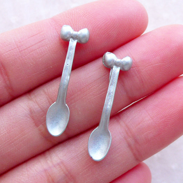 Kawaii Cabochon / Miniature Spoon Cabochons with Bow / Dollhouse Silverware (2pcs / 7mm x 26mm / Silver) Tiny Mini Cutlery Utensils FCAB463
