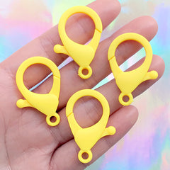 Colorful Plastic Lobster Clasps | Snap Lanyard Hooks | Kawaii Bag Charm Making | Keychain DIY Supplies (4 pcs / Yellow / 21mm x 35mm)