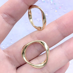 CLEARANCE Irregular Circle Deco Frame | Round Wavy Open Frame for UV Resin Filling | Resin Jewellery Supplies (2 pcs / Gold / 21mm)