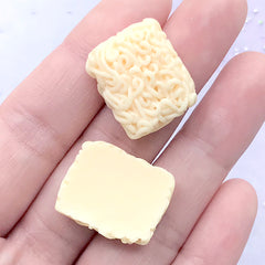 Miniature Instant Noodle Cabochons | Dollhouse Food Supplies | Fake Food Jewelry Making (3 pcs / 18mm x 22mm)