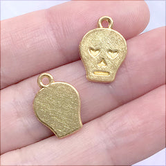 Skull with Heart Eyes Pendant | Skeleton Head Charm | Halloween Jewellery Making (8 pcs / Gold / 12mm x 16mm)