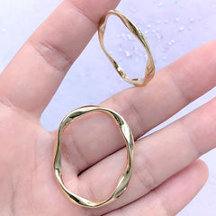 Irregular Oval Deco Frame for UV Resin Filling | Wavy Open Frame for Resin Jewelry Making (2 pcs / Gold / 28mm x 33mm)