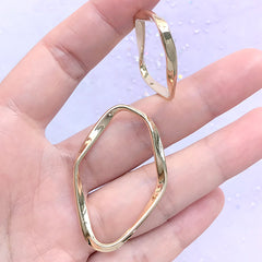 Large Oval Open Back Frame with Irregular Wavy Border | Oval Deco Frame for Resin Jewellery Making (2 pcs / Gold / 28mm x 42mm)