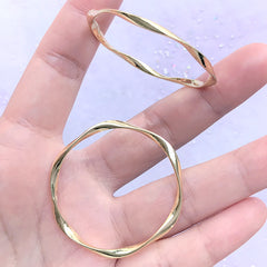 Large Wavy Round Open Frame for UV Resin Filling | Irregular Circle Deco Frame | Resin Jewellery DIY (2 pcs / Gold / 42mm x 43mm)