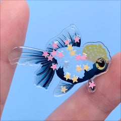Glittery Goldfish Charm | Colorful Fish Pendant with Confetti | Kawaii Jewelry Making (1 Piece / Black / 38mm x 26mm)