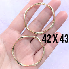 Large Wavy Round Open Frame for UV Resin Filling | Irregular Circle Deco Frame | Resin Jewellery DIY (2 pcs / Gold / 42mm x 43mm)