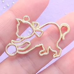 Cat Playing with Ball Open Bezel | Kawaii Kitty Deco Frame for UV Resin Filling | Kitten Charm | Pet Jewellery DIY (1 piece / Gold / 35mm x 23mm)