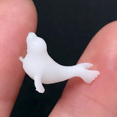 Miniature Sea Lion Figurine | 3D Animal Embellishment for Resin Underwater World Making | Resin Inclusion for Resin Craft (1 piece / 13mm x 19mm)