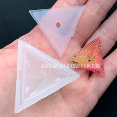 Tetrahedron Dice Silicone Mold | Polyhedral d4 Mold | Soft Clear Mold for UV Resin | Epoxy Resin Craft Supplies (28mm x 23mm)