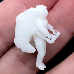 3D Astronaut Resin Inclusions | Miniature Spaceman Embellishments for Resin Art (2 pcs / 12mm x 25mm)