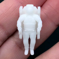 3D Astronaut Resin Inclusions | Miniature Spaceman Embellishments for Resin Art (2 pcs / 12mm x 25mm)