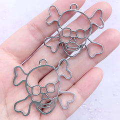 Skull Open Bezel Charm | Skull and Crossbones Deco Frame for UV Resin Filling | Kawaii Gothic Jewelry Making (2 pcs / Silver / 40mm x 35mm)