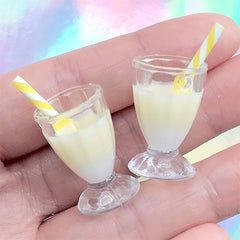 Miniature Magical Beverage with Straw | Dollhouse Cocktail Charm | Mini Doll Drink | Kawaii Jewelry Supplies (2 pcs / Yellow / 16mm x 25mm)