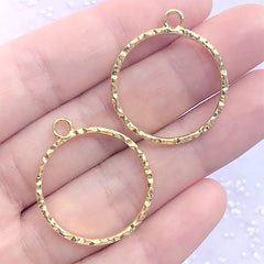 Round Open Bezel Charm for UV Resin Filling | Geometric Deco Frame with Wavy Border | Geometry Jewellery DIY (2 pcs / Gold / 25mm x 28mm)