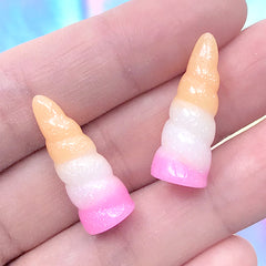 Glittery Unicorn Horn Cabochons in Pastel Gradient | 3D Mini Alicorn | Fairy Tale Decoden Pieces | Kawaii Jewelry DIY (2 pcs / 9mm x 25mm)