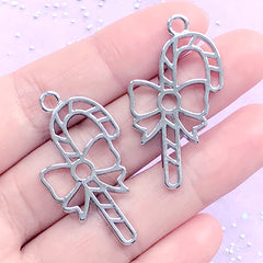 Christmas Candy Cane Open Bezel Charm | Candy Stick Deco Frame for UV Resin Filling | Kawaii Jewellery DIY (2 pcs / Silver / 21mm x 38mm)