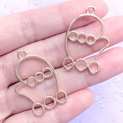 CLEARANCE Christmas Gloves Open Back Bezel Pendant | Kawaii Glove Deco Frame for UV Resin Filling (2 pcs / Gold / 22mm x 33mm)