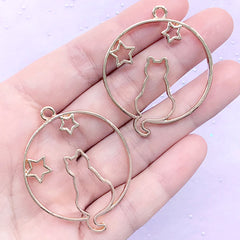 Cat and Star Circle Open Bezel Pendant | Kawaii Kitty Deco Frame | UV Resin Jewelry Supplies (2 pcs / Gold / 36mm x 44mm)