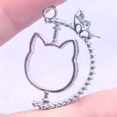 Cute Spinning Open Bezel Pendant with Kitty Shaped Deco Frame and Butterfly | Kawaii UV Resin Jewelry Supplies (1 piece / Silver / 23mm x 33mm)