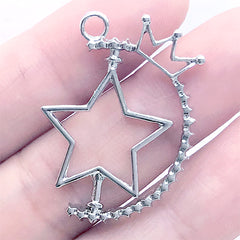 Rotary Open Bezel Charm with Star and Crown | Spinning Deco Frame | Kawaii Resin Jewellery Supplies (1 piece / Silver / 24mm x 33mm)