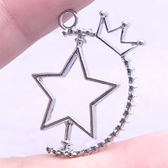 Rotary Open Bezel Charm with Star and Crown | Spinning Deco Frame | Kawaii Resin Jewellery Supplies (1 piece / Silver / 24mm x 33mm)