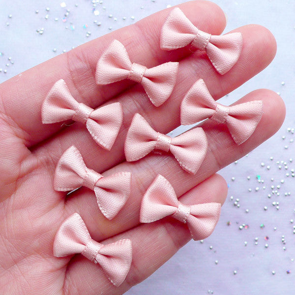 Satin Ribbon Bows in 20mm | Fabric Bow Supplies | Mix Media Art | Bow Embellishments | Home Decoration | Card Making (8pcs / 20mm x 12mm / Light Salmon)