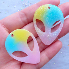 Alien Head Cabochons with Glitter | Sci Fi Charms | Extraterrestrial Phone Case Decoden | Kawaii Craft Supplies (2pcs / 29mm x 40mm / Flatback)
