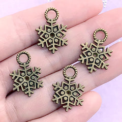 CLEARANCE Snowflakes Charms Antique Bronzed (4pcs) (15mm x 21mm) Metal Finding Pendant Bracelet Earrings Zipper Pulls Bookmarks Key Chains CHM017